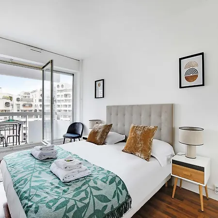 Apartment Cosy With Balcony -1bdr 2p- La