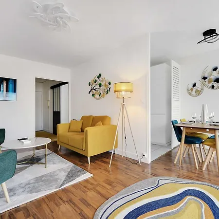Cosy With Balcony -1bdr 2p- La